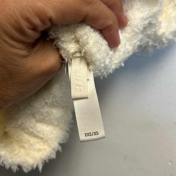 Skims fuzzy tank - Picture 3 of 4